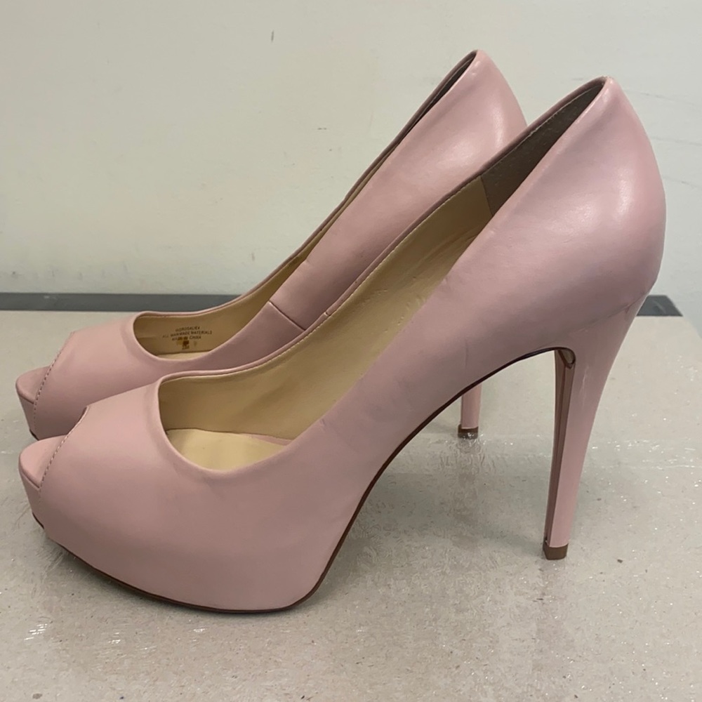 GUESS heels